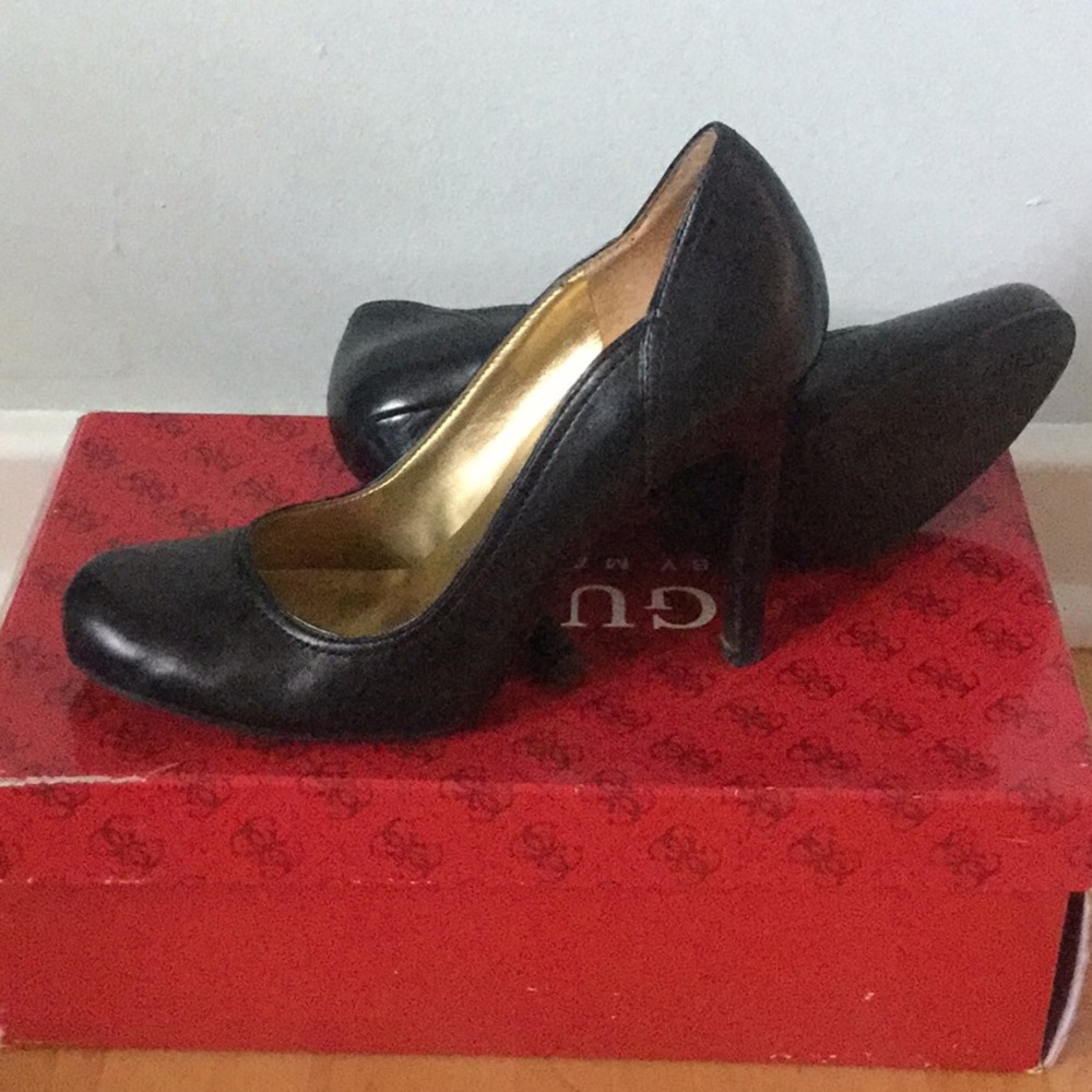 Black T- Minely Shoes